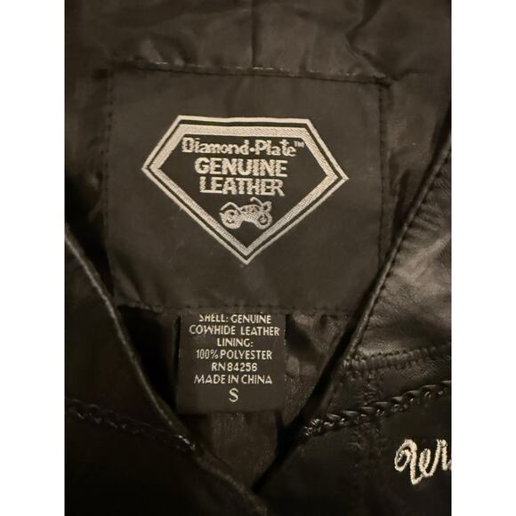 Diamond Plate Buffalo Leather Vest Women’s size S Wine A Lot Motorcycle Vest - Picture 4 of 9
